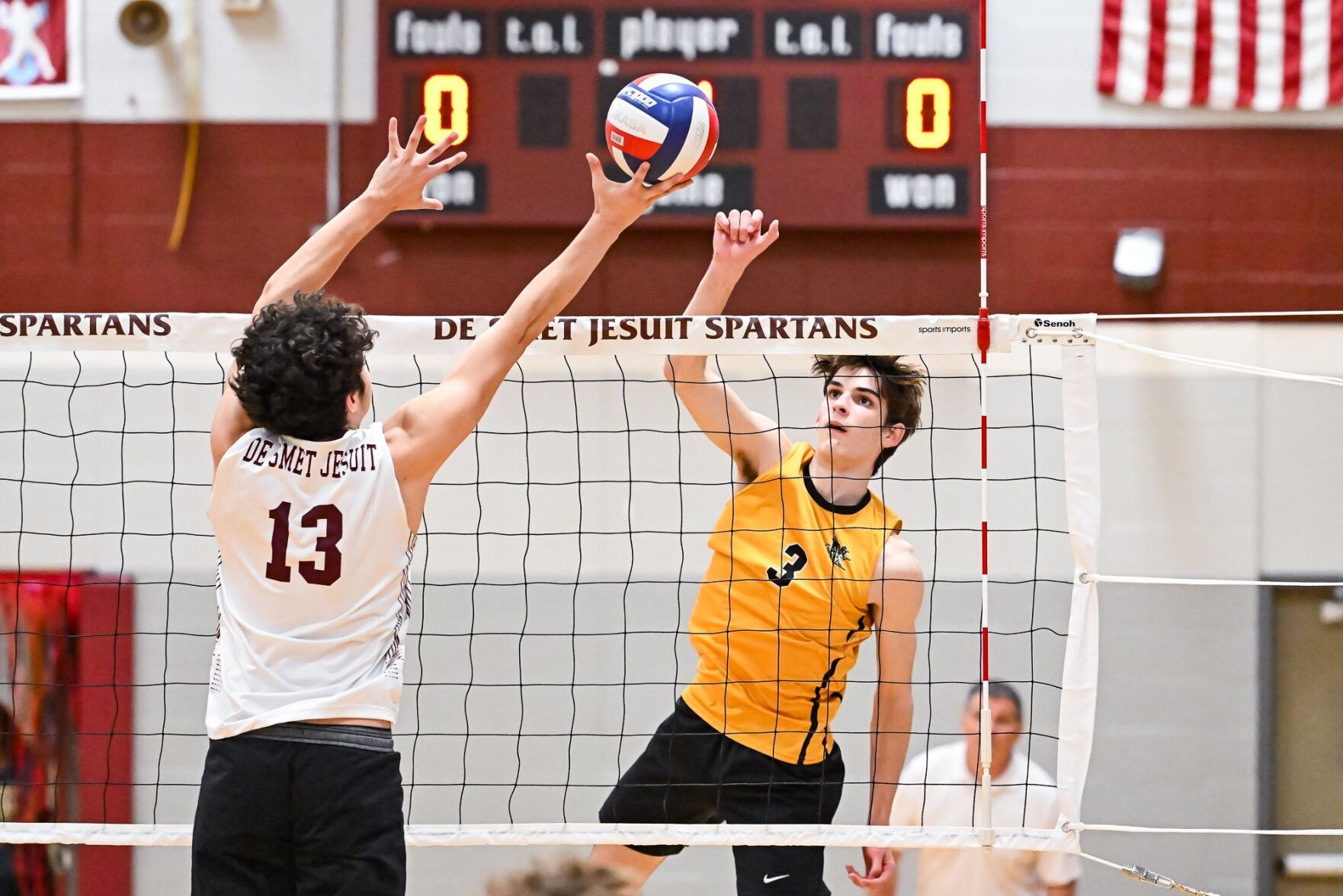 05/02/24 - Boys Volleyball Vianney at De Smet